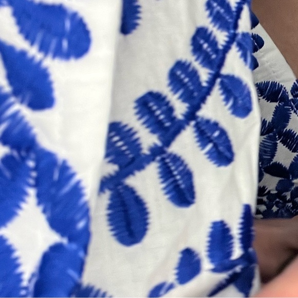 NWoT SHEIN• blue & white real embroidery cropped vest, scalloped hems; large - Picture 7 of 11